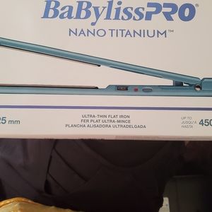 Babyliss PRO Nano Titanuim 1" Ultra Thin Hair Straightener.
